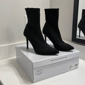 Steve Madden Black Enya Booties Size 8.5